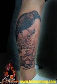 Perna pinheiro legal legal corvo tatuagem padrão