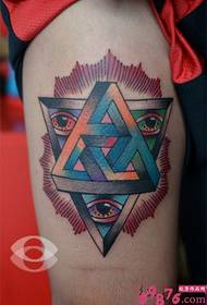 Immagine del tatuaggio di disegno del triangolo della gamba