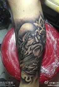 Modellu di tatuatu di Leg Dharma