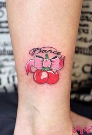 Petite image de tatouage cerise fraîche