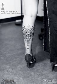 Elegante y hermoso patrón de tatuaje de fénix