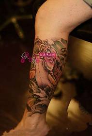 Tsoos carp paj calf tattoo daim duab