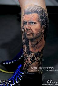 Mtindo mzuri wa tattoo ya Mel Gibson