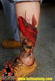 Modello di tatuaggio arowana bello rosso rosso marrone gamba bella