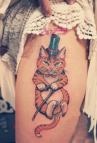 慵懒萌猫可爱大腿纹身图片