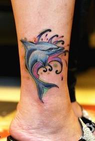 modeli tatuazh i balenave me ngjyrën e kyçit të këmbës