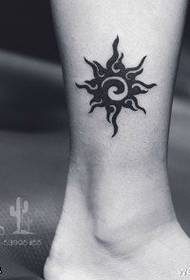 Melns saules simbols tetovējums modelis