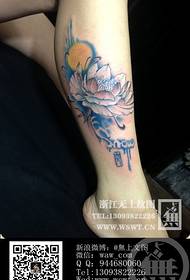 tattoo ຜິວເນື້ອສີຂາຂອງເດັກຍິງ