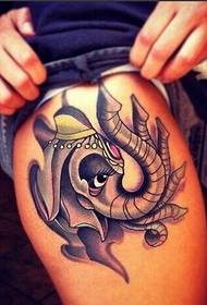 Arricumandate una tendenza per a gamba di u zitellu bella stampa di tatuaggi di l'elefante