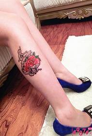 Ljepota dugih nogu ruža s slikama sidro tetovaža
