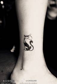 Patrón de tatuaje de gatito sexy
