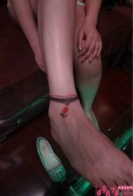 Kalana e bopehileng setšoantšo sa tattoo ea anklet