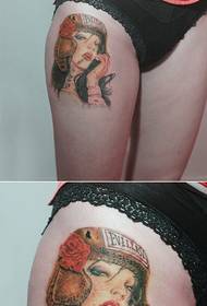 Creative crimson smoking beauty thigh tattoo picture