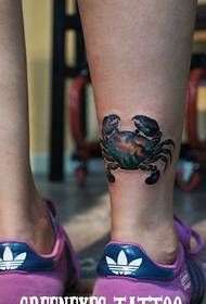 Modello di tatuaggio granchio cielo stellato di colore delle gambe