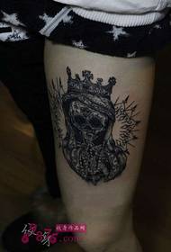 Immagini di tatuaggi retrò di cosce di teschi europei e americani