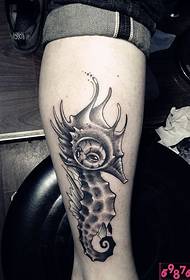 Kreativne slike malih tetovaža nogu hipokampusa