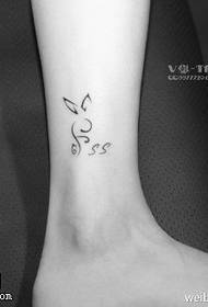 ຮູບແບບ tattoo bunny ທີ່ລຽບງ່າຍແລະໃຈກວ້າງ