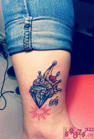 Girl calf diamond crown tattoo pattern picture