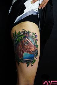 Farve hest hoved lår tatovering billede