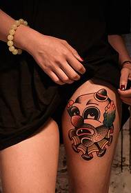 Hankak akuarelak bost koloreko zirku pailazoen tatuaje eredua