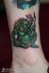 Monstre mythique crachant du motif de tatouage de fumée