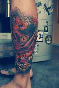 Imagen japonesa del tatuaje del becerro de la flor del prajna del estilo japonés