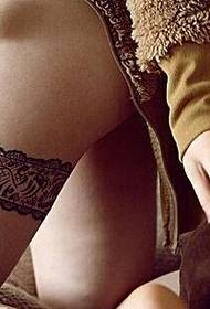 Секси момиче крака красива красива копринена шал картина снимка