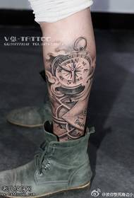 Modello di tatuaggio orologio bello ed elegante