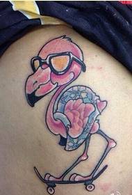 Cov poj niam zoo nkauj txhais ceg pob ntoo tawv flamingo tattoo qauv pom zoo duab