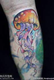 Pola tattoo jellyfish warna