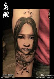 Arm pragtige portret tattoo patroon