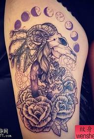 Татуювання татуювання троянди антилопи ноги поділяються татуюваннями
