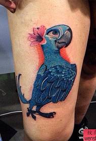 Lábak játékos papagáj tetoválás