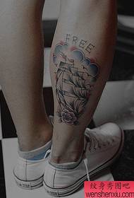 Modello di tatuaggio a vela classico popolare gambe