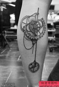 Tattoo montre, rekòmande yon tatoo Kovèti pou janm yo