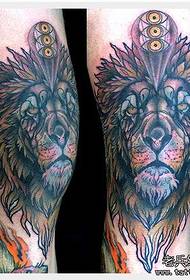 Travail de tatouage de tête de lion