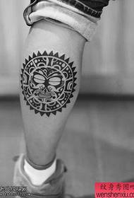 Leg kreativ Sonn Totem Tattoo funktionnéiert