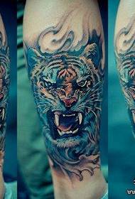 Супер убава убава шема за тетоважа на главата на тигарот