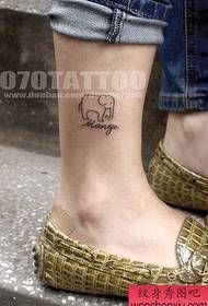 Kleng frësch Been, räich Elefant Tattooen