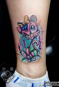 Трендовски боја мачка тетоважа шема за девојчиња нозе