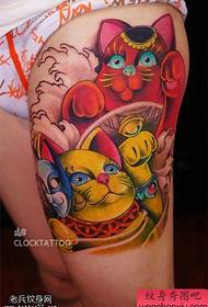 Kojų spalvos laimingos katės tatuiruotės rankraštinis paveikslėlis