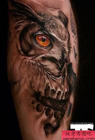 Muzeya tatîlê ya çêtirîn tattooek owl-a legê pêşniyar dike