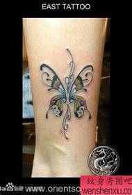 Diki uye yakanaka butterfly tattoo maitiro pamakumbo evasikana