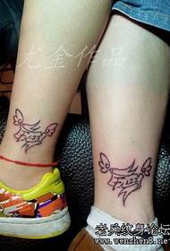 pora anglų abėcėlės tatuiruotės dizaino