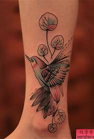 Pale ea tattoo, khothaletsa tattoo ea leoto la hummingbird