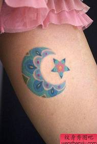 纹身秀图吧推荐一幅腿部彩色月亮星星纹身图案