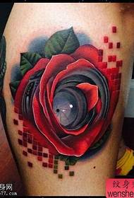 Been rose Tattoo Tattoo'en gi vu Tattooen gedeelt