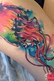 Tatuaje Aretoak hanka koloreko medusak tatuaje lanak egitea gomendatzen du