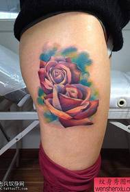 Espectacle de tatuatges, recomanem un tatuatge de color de cama de rosa