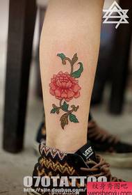 Gražus pop bijūnų tatuiruotės modelis ant kojų